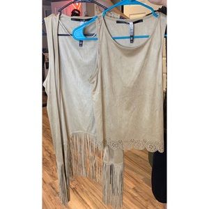 Set of top and vest.